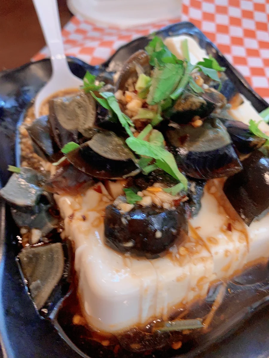 chilled tofu with century egg 皮蛋豆腐